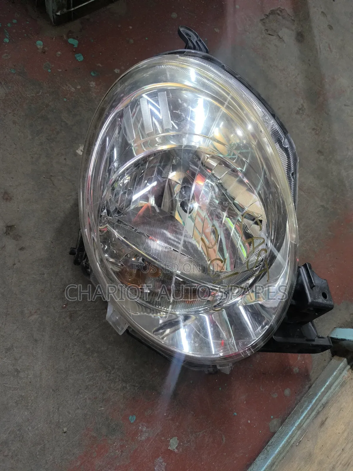 Daihatsu Cast Non Xenon Headlights