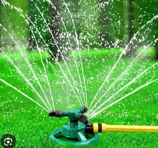 3 Arm Garden Sprinkler With 2 Spray Angle Options - thumbnail 4