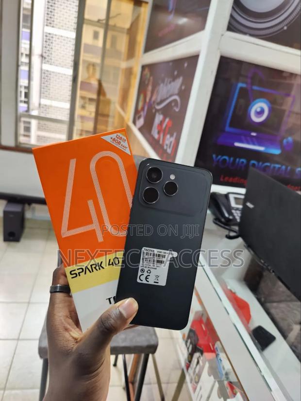 New Tecno Spark 40 128 GB Black - thumbnail 2