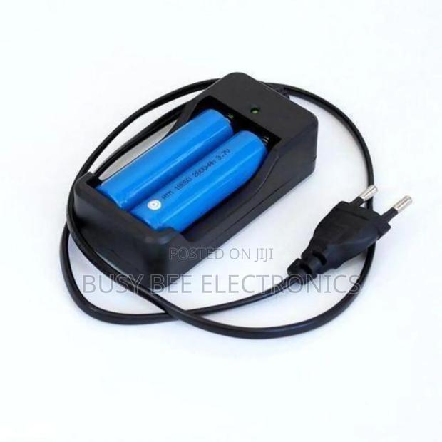 Rechargeable Lithium Battery 18650 3.7v 5800mah + Charger