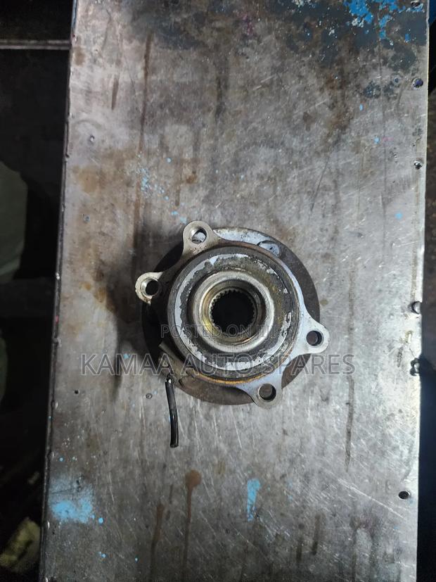 Nissan Navara Hub Complete