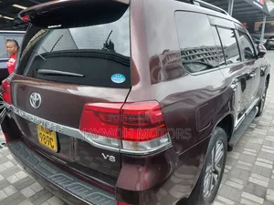Toyota Land Cruiser 2017 Maroon
