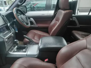 Toyota Land Cruiser 2017 Maroon