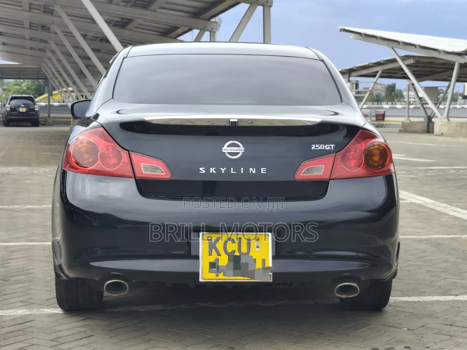 Nissan Skyline 2012 Black