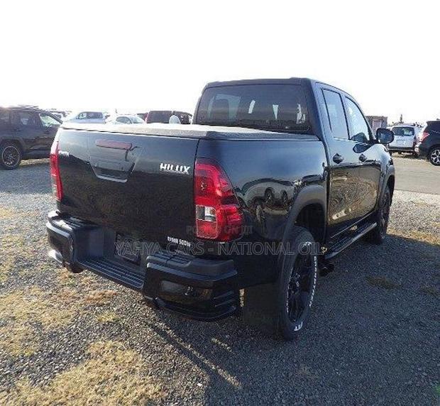 Toyota Hilux Revo Double Cab Deisel 2.4 AWD 2019 Black - thumbnail 3