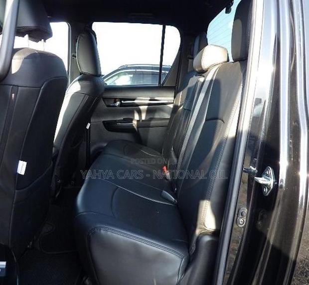 Toyota Hilux Revo Double Cab Deisel 2.4 AWD 2019 Black - thumbnail 6