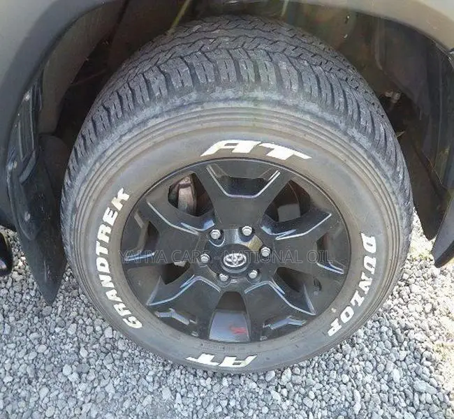 Toyota Hilux Revo Double Cab Deisel 2.4 AWD 2019 Black
