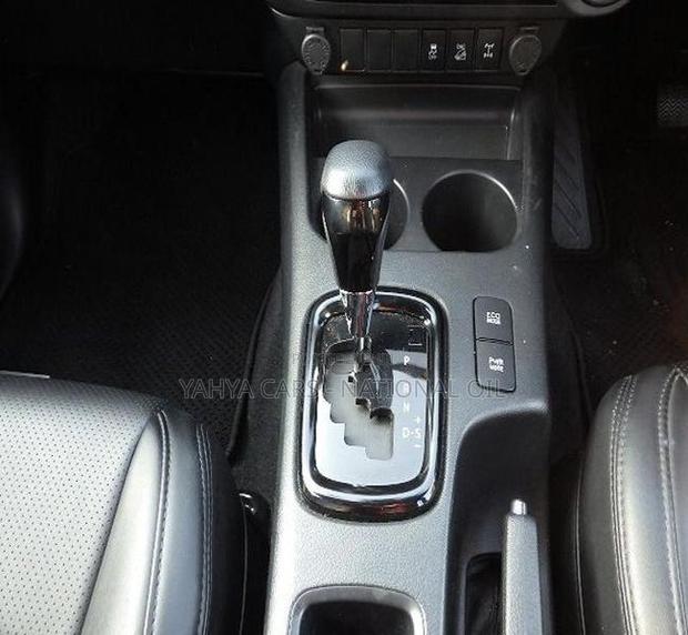 Toyota Hilux Revo Double Cab Deisel 2.4 AWD 2019 Black - thumbnail 9