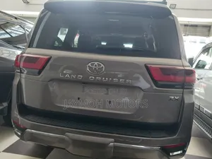 Toyota Land Cruiser 2023 Gold