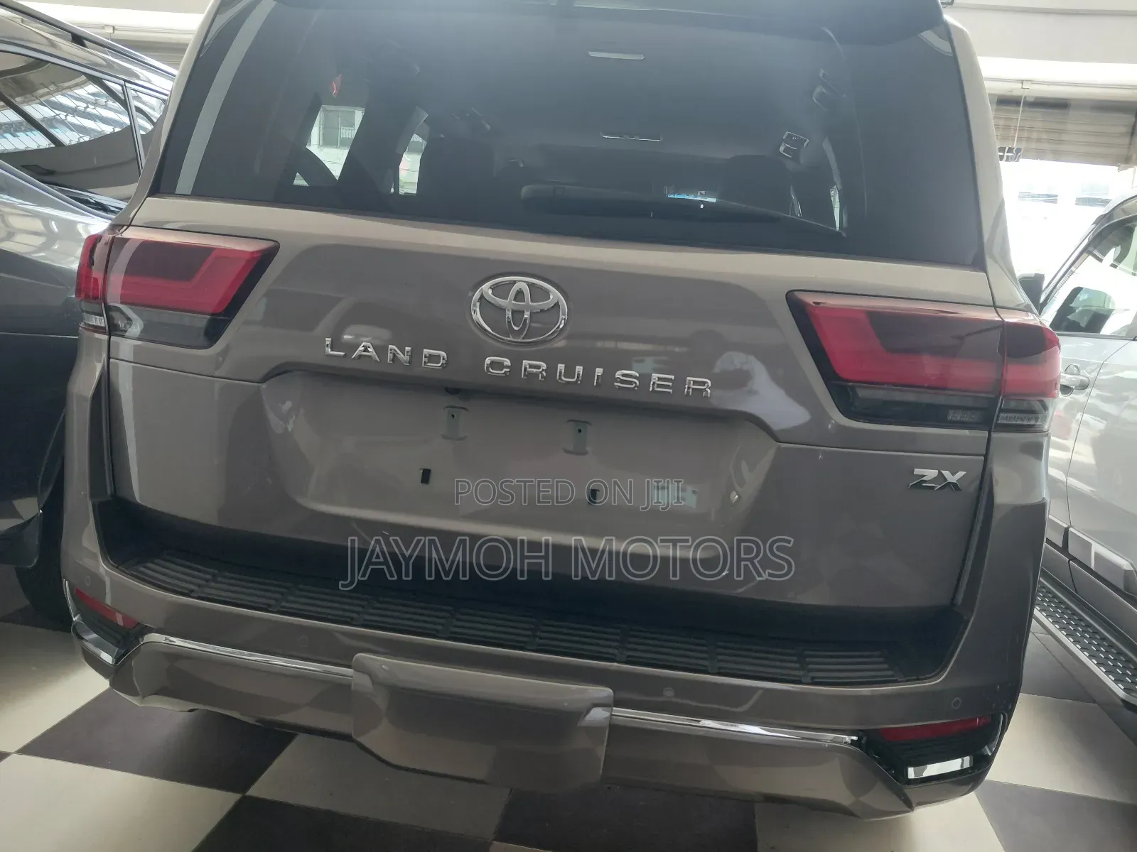 Toyota Land Cruiser 2023 Gold