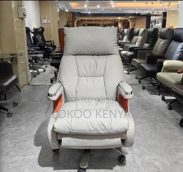 Office Chair ; Executive Leather Manager's Chair - thumbnail 13