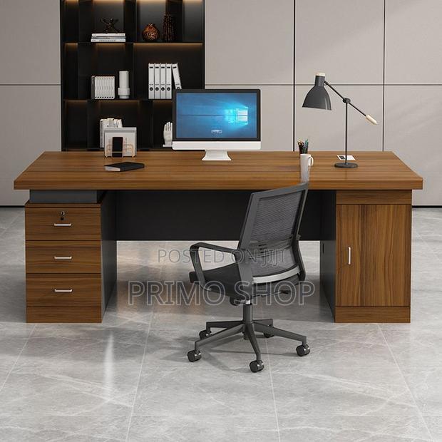 Office Desk : 1.4m Executive Office Desk - Stylish Adjustable