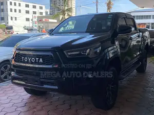 Toyota Hilux 2021 Black