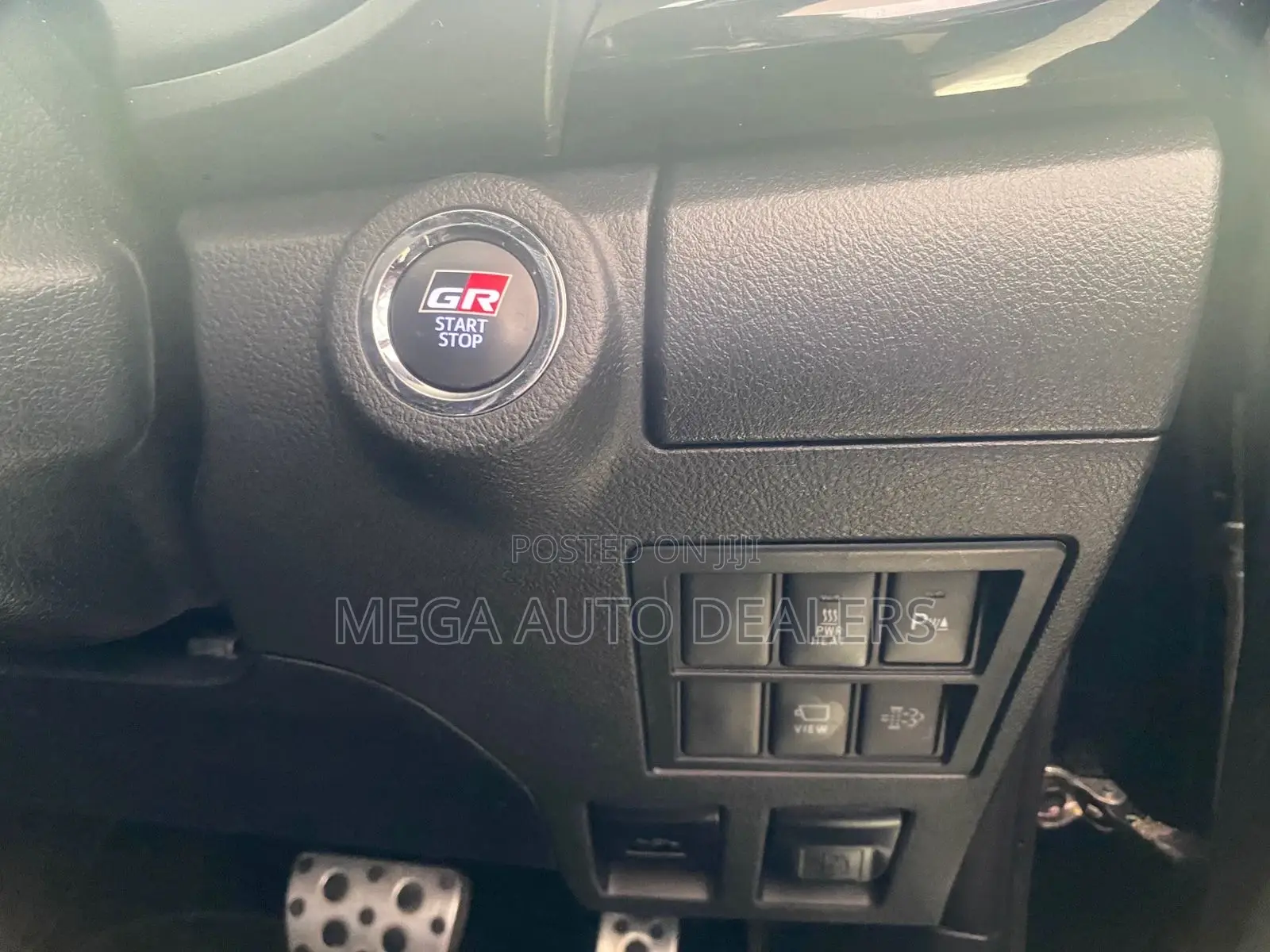 Toyota Hilux 2021 Black
