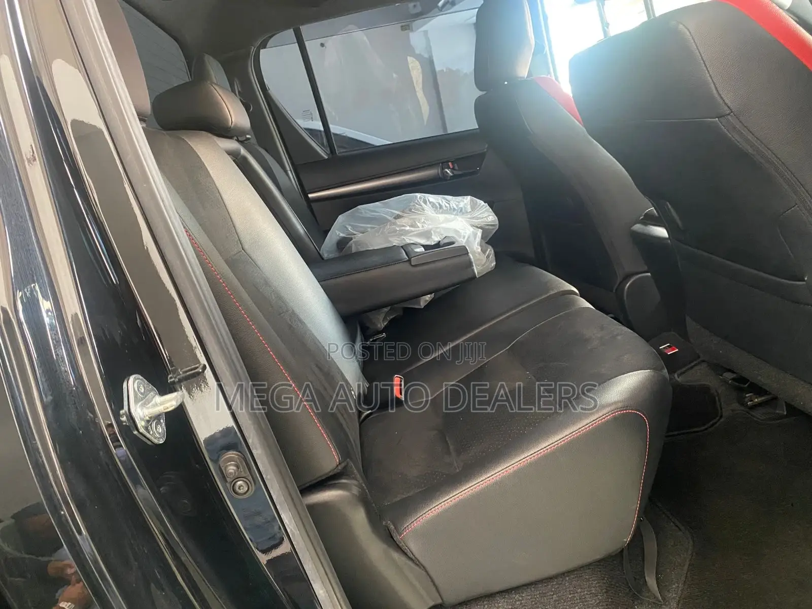 Toyota Hilux 2021 Black