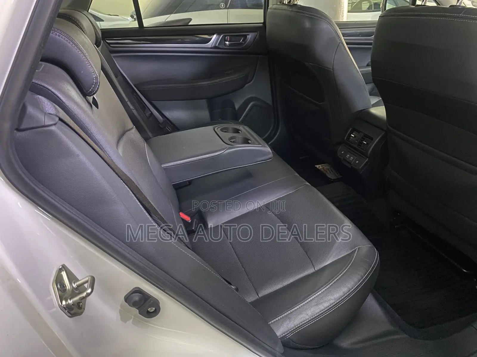 Subaru Outback 2018 White