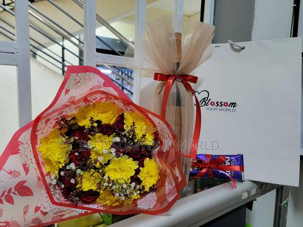 Blooming Delight Gift Hamper - main view