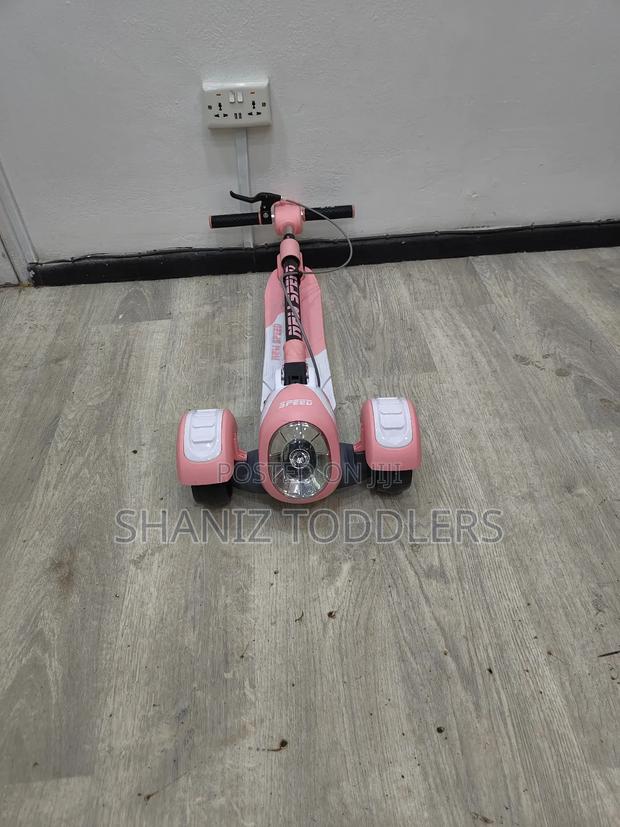 Scooters With Handbrake Lights - thumbnail 3