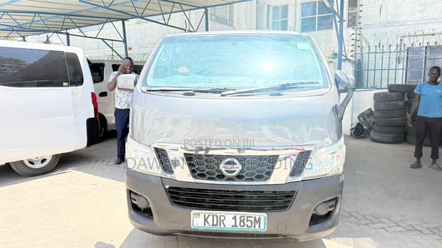 Nissan NV350 2018 Gray - thumbnail 10