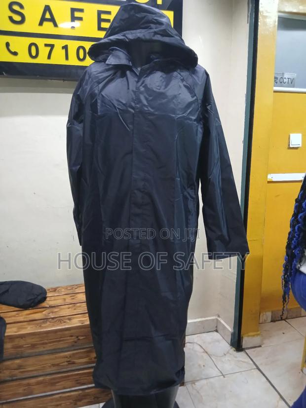 Extremely Waterproof Rain Coats - thumbnail 2