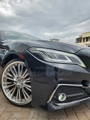 Toyota Crown 2018 Black
