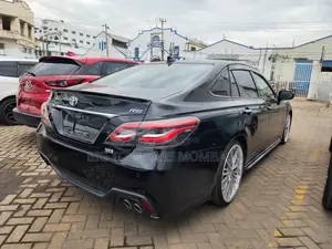 Toyota Crown 2018 Black