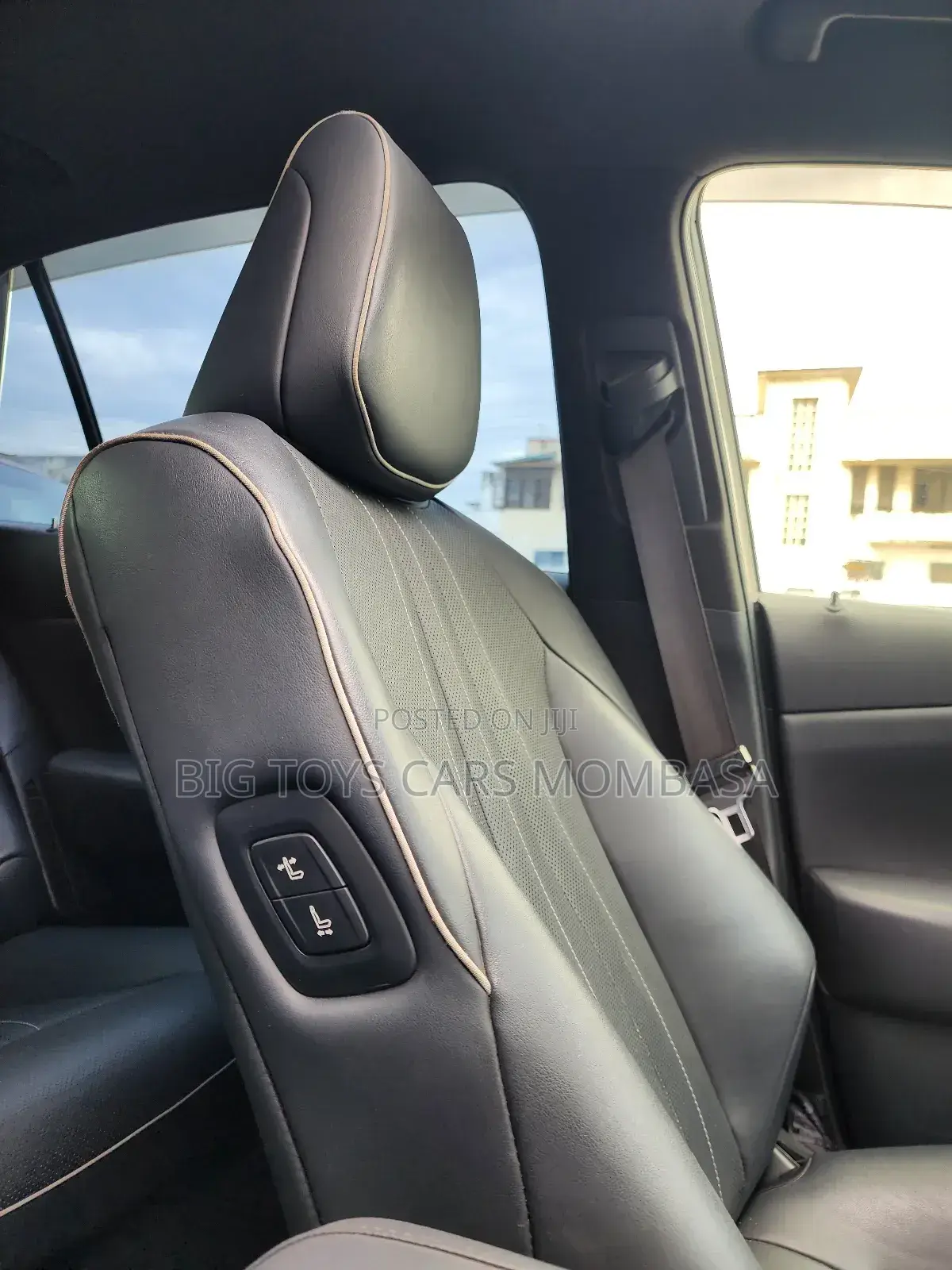 Toyota Crown 2018 Black