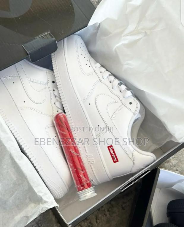 Nike Air Force Supreme - main view