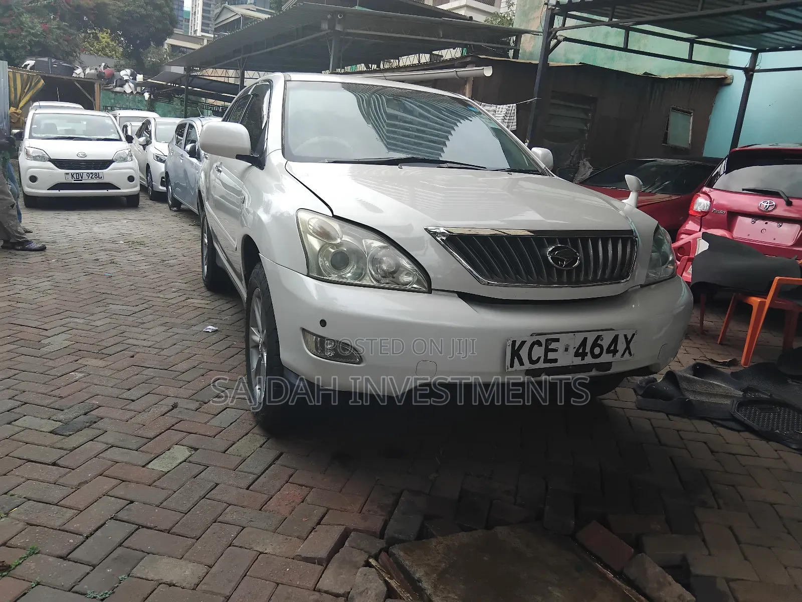 Toyota Harrier 240G 2009 White