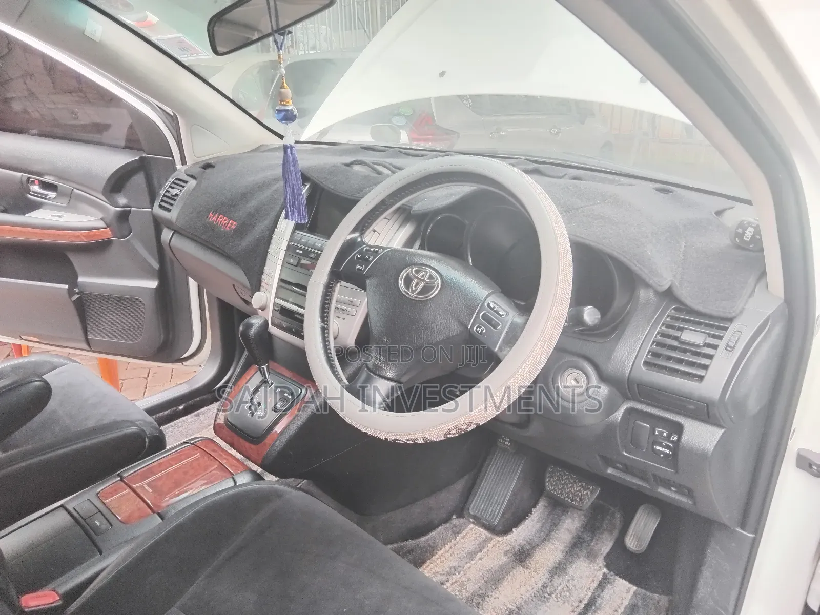 Toyota Harrier 240G 2009 White