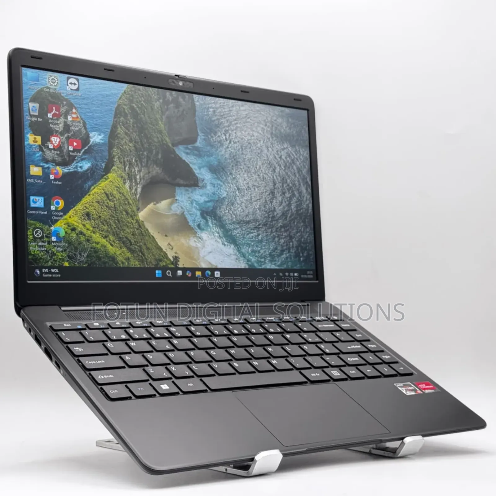 New Laptop Toshiba 8GB AMD Ryzen 5 SSD 256GB