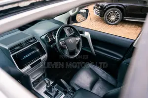 Toyota Land Cruiser Prado 2.7 2019 White