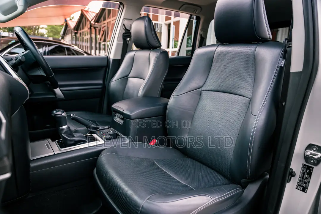 Toyota Land Cruiser Prado 2.7 2019 White