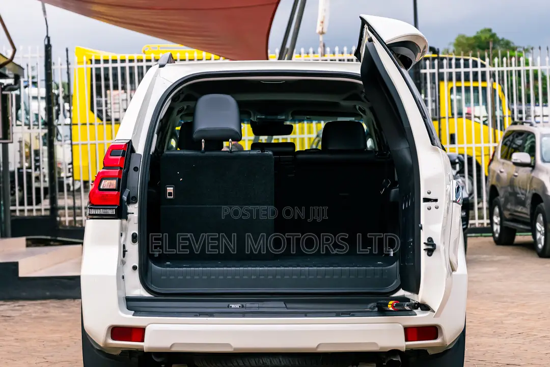 Toyota Land Cruiser Prado 2.7 2019 White