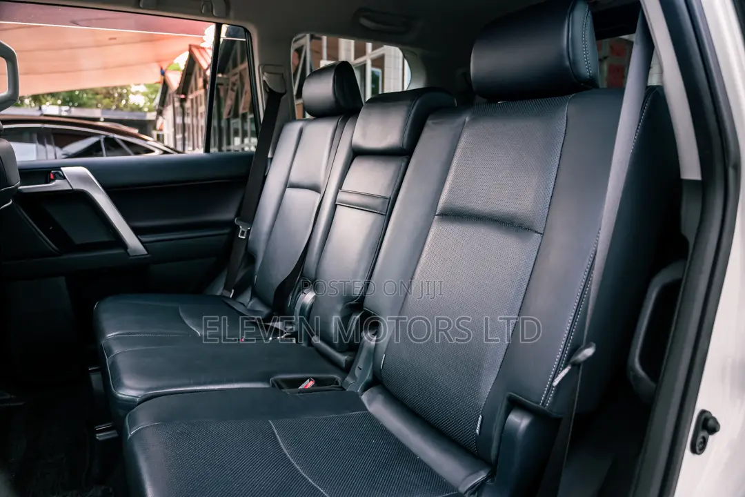 Toyota Land Cruiser Prado 2.7 2019 White