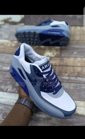 Nike Air Max 90 – Premium Colorblock Sneakers - thumbnail 2