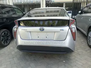 Toyota Prius 2018 Silver
