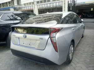 Toyota Prius 2018 Silver