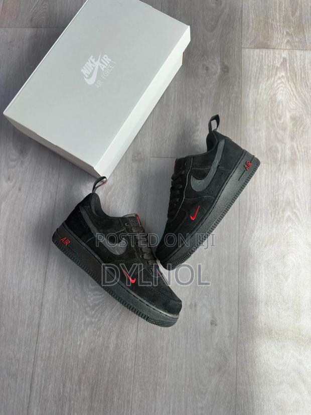 Nike Air Force 1 Black - thumbnail 4