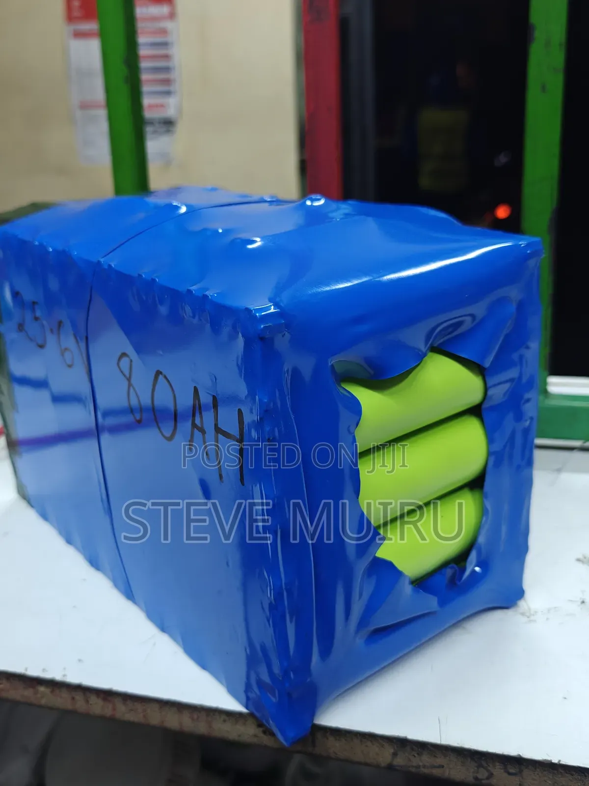 25.6v 80ah (2048wh)