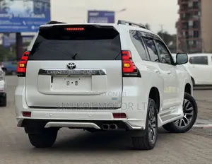 Toyota Land Cruiser Prado 2.7 2023 White