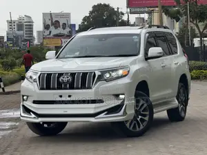 Toyota Land Cruiser Prado 2.7 2023 White