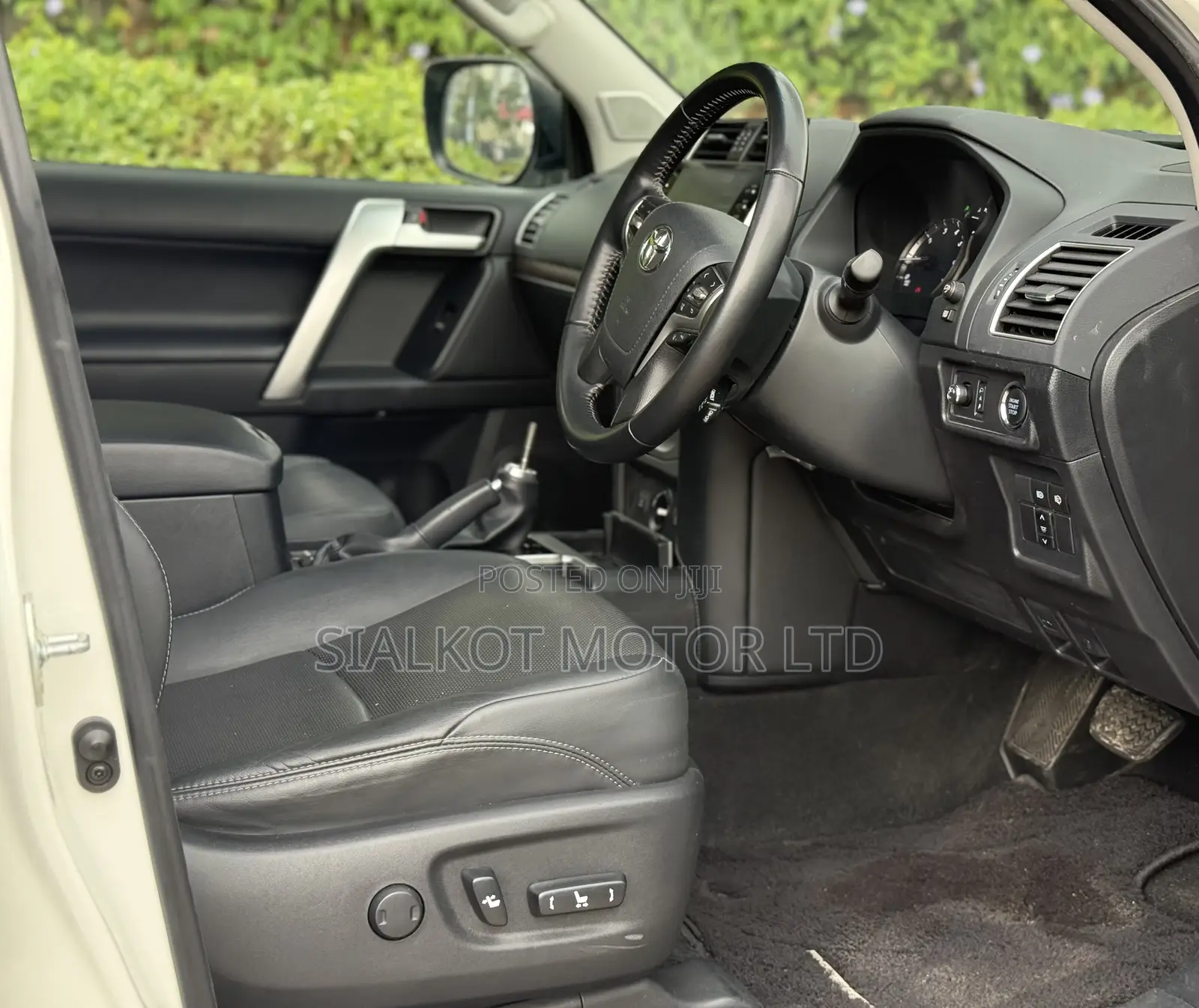 Toyota Land Cruiser Prado 2.7 2023 White