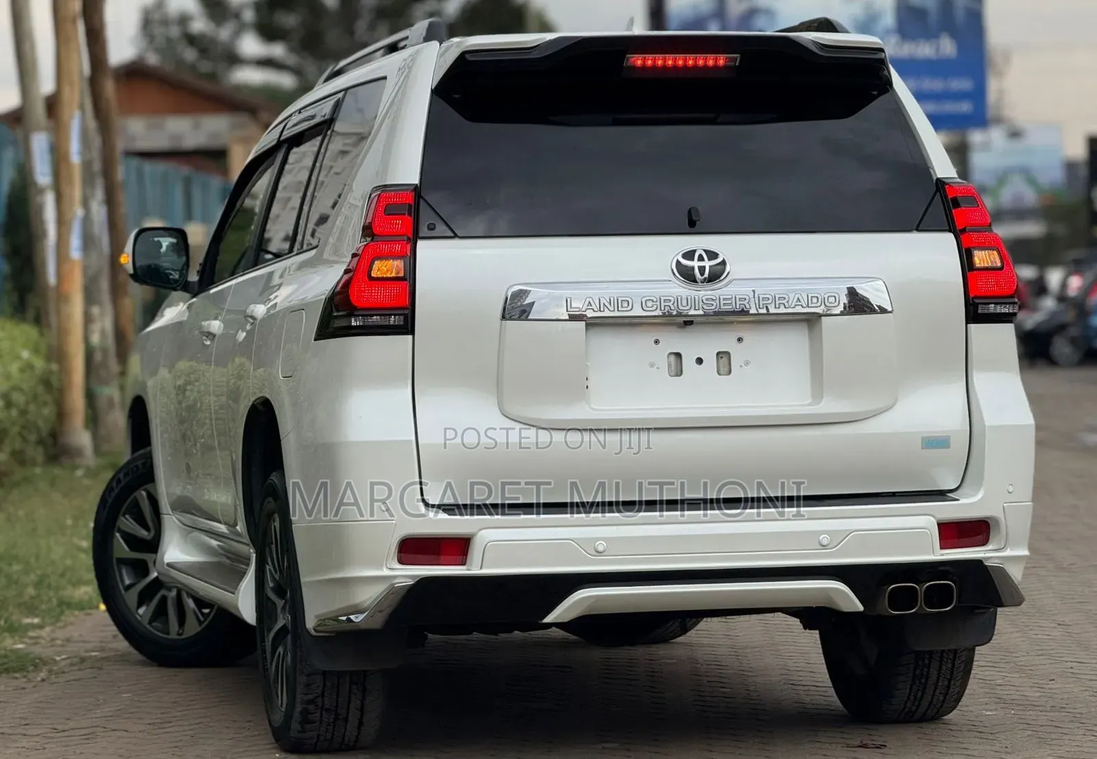 Toyota Land Cruiser Prado 2023 White