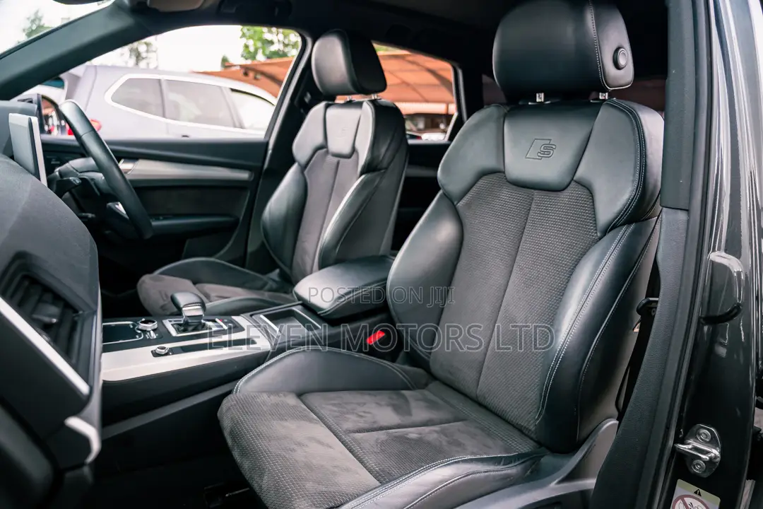 Audi Q5 2.0T Premium AWD quattro 2019 Gray