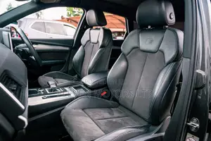Audi Q5 2.0T Premium AWD quattro 2019 Gray