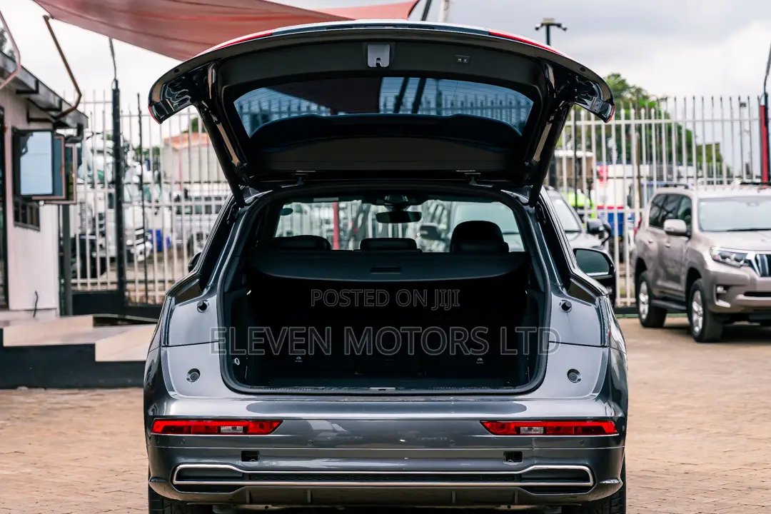 Audi Q5 2.0T Premium AWD quattro 2019 Gray