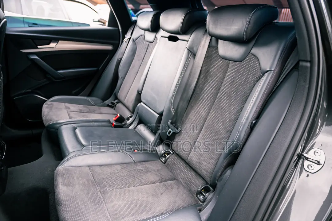 Audi Q5 2.0T Premium AWD quattro 2019 Gray