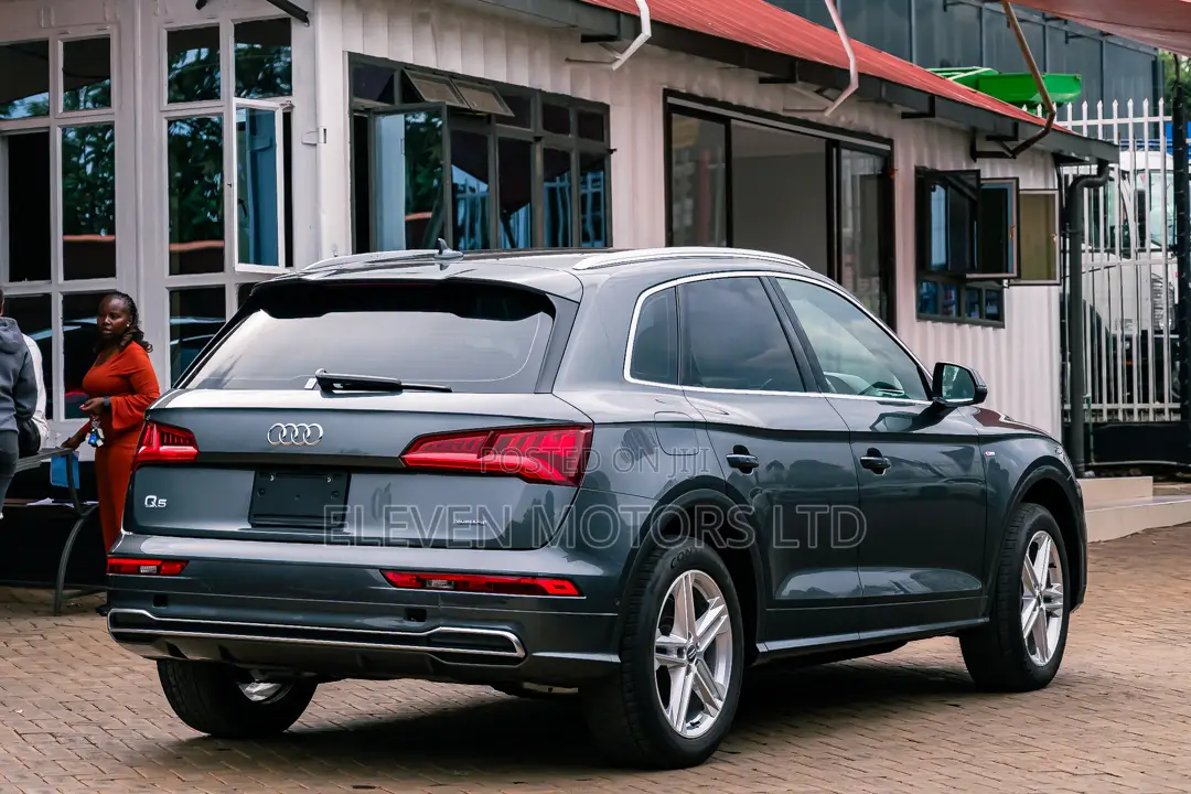 Audi Q5 2.0T Premium AWD quattro 2019 Gray