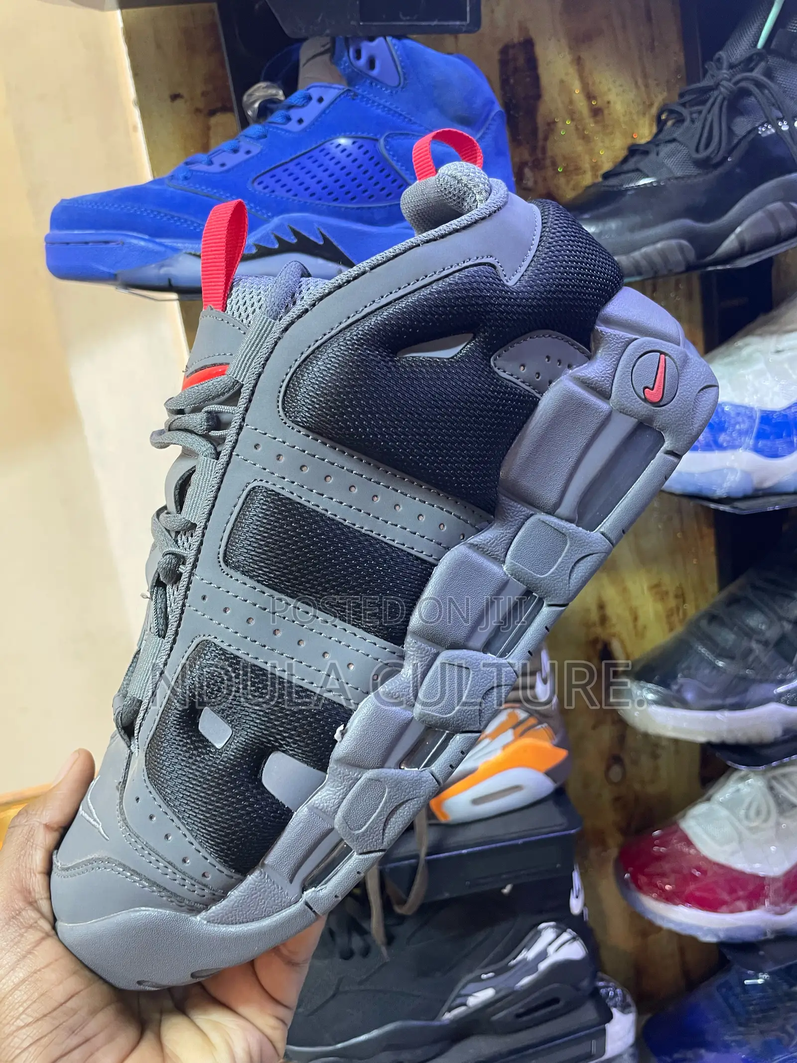 Nike Uptempo